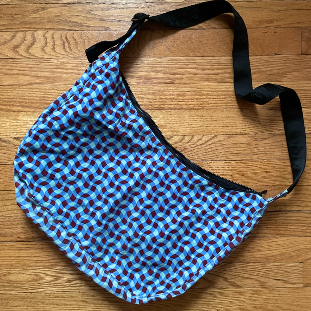Baggu Large Nylon Crescent Bag - Wavy Gingham